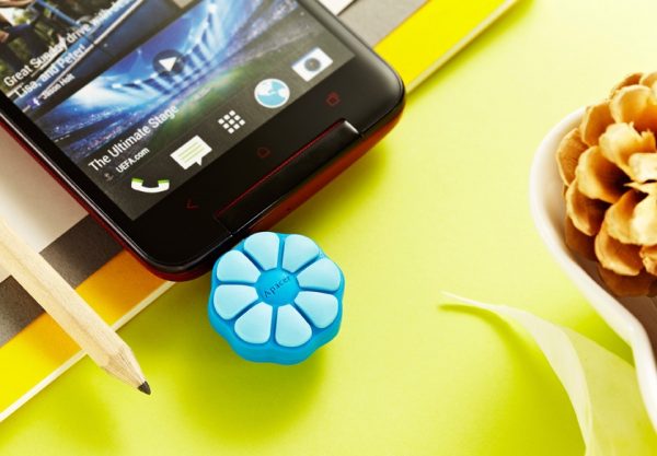 Apacer tung bút nhớ "kẹo hoa" AH172 image001