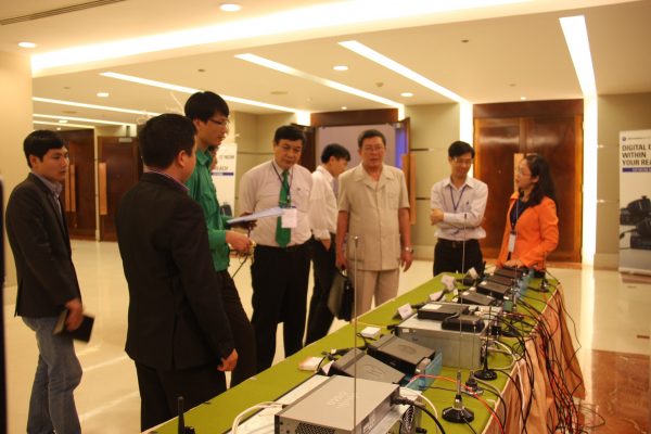 Motorola Solutions Vietnam sales manager briefing customers at the launch in Hanoi